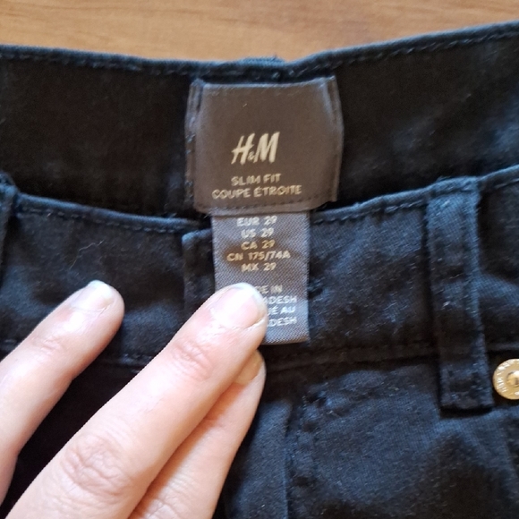 H&M Dark Denim Jean Shorts - Picture 2 of 3